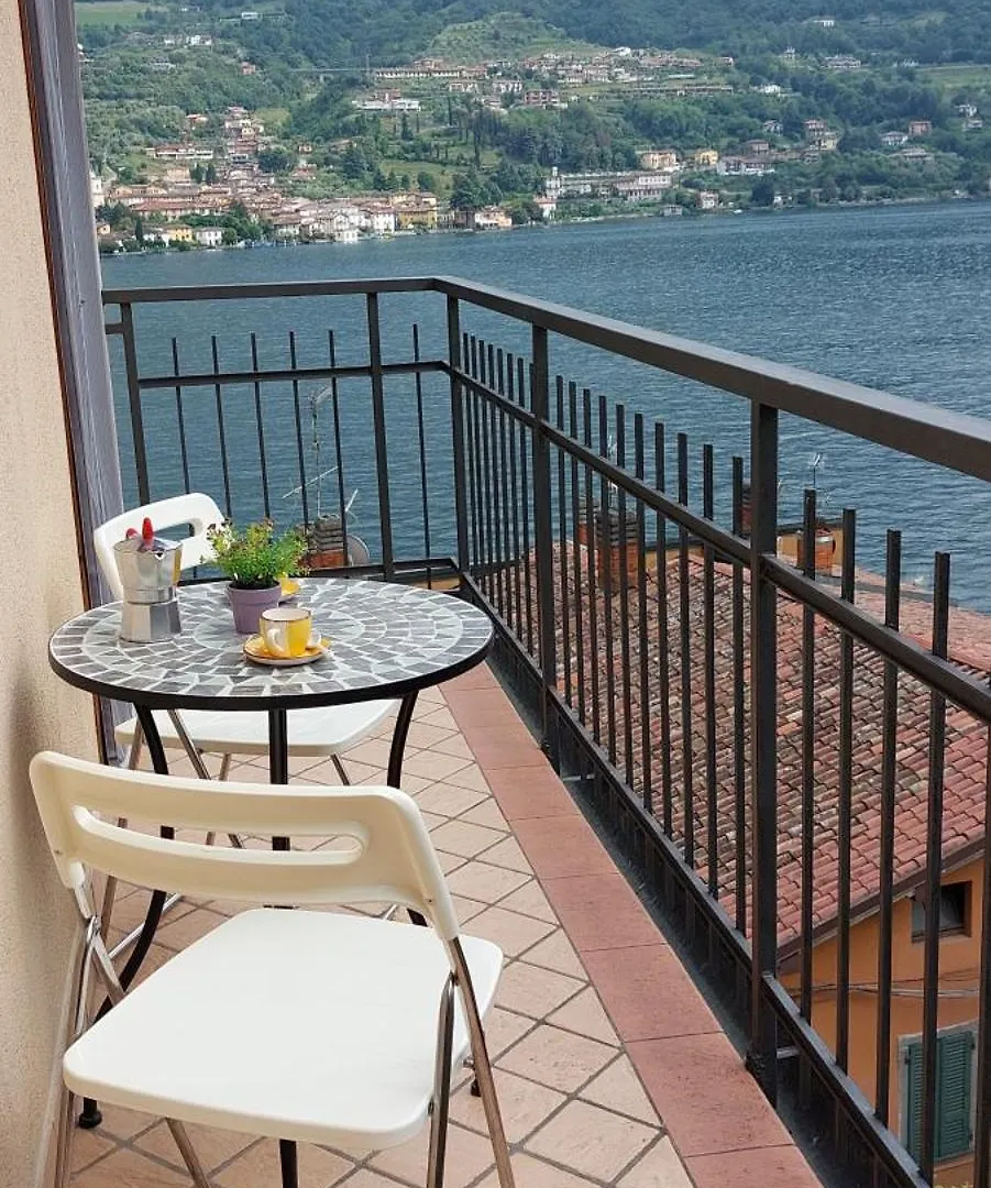 Holiday On The Island Monte Isola 0*,